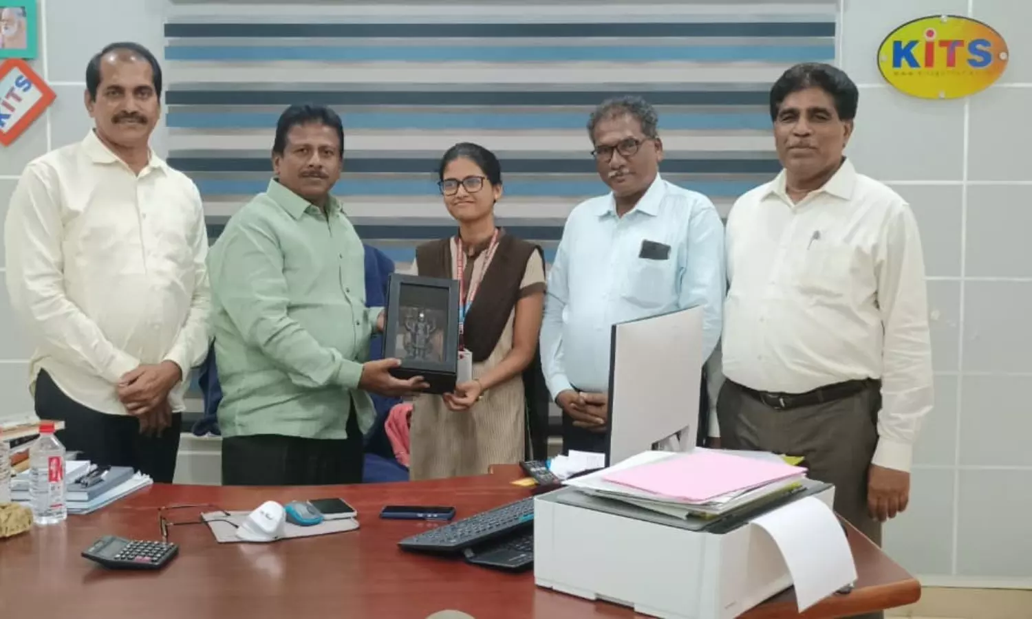 గుంటూరు విద్యార్థిని చైత్ర దీపికకు అరుదైన గుర్తింపు.. ‘క్వాంటమ్ ఎలైట్’గా ఎంపిక